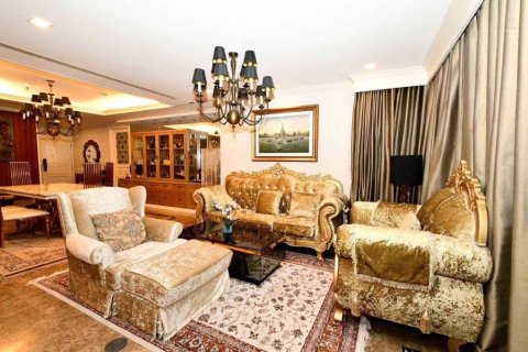 Condo in Bangkok, Thailand, 3 bedrooms  № 146879 - photo 3