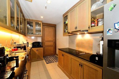 Condo in Bangkok, Thailand, 3 bedrooms  № 146879 - photo 9