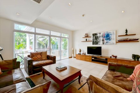 Condo in Cha-am, Thailand, 2 bedrooms  № 146880 - photo 2