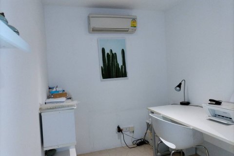 Condo à Watthana, Bangkok, Thaïlande, 2 chambres  № 137490 - photo 7