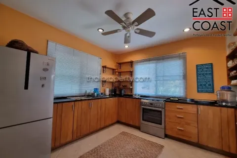 Casa de 3 dormitorios en Pattaya, Tailandia № 213546 - foto 6