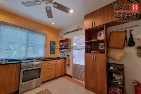 Casa de 3 dormitorios en Pattaya, Tailandia № 213546 - foto 7
