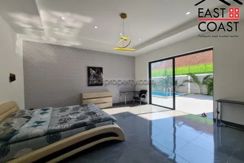 Casa de 6 dormitorios en Pattaya, Tailandia № 213545 - foto 14