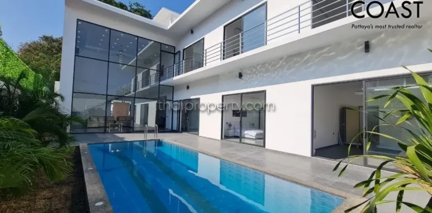 Casa de 6 dormitorios en Pattaya, Tailandia № 213545