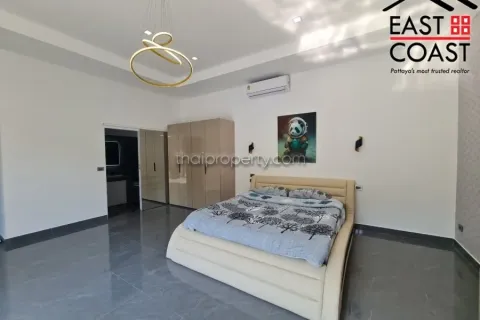 Casa de 6 dormitorios en Pattaya, Tailandia № 213545 - foto 12