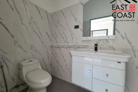 Casa de 6 dormitorios en Pattaya, Tailandia № 213545 - foto 8