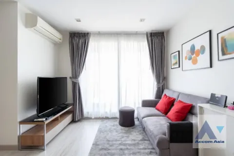 Condo in Khlong Toei, Bangkok, Thailand, 2 bedrooms  № 218649