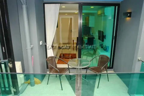 Estudio en el condominio en Jomtien Beach, Pattaya, Tailandia № 212936 - foto 10