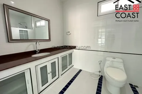 Casa de 4 dormitorios en Pattaya, Tailandia № 213723 - foto 13