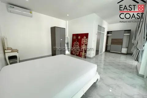 Casa de 4 dormitorios en Pattaya, Tailandia № 213723 - foto 19