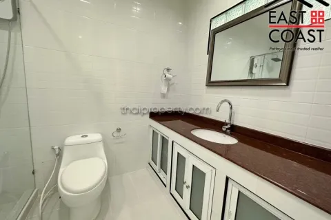 Casa de 4 dormitorios en Pattaya, Tailandia № 213723 - foto 17