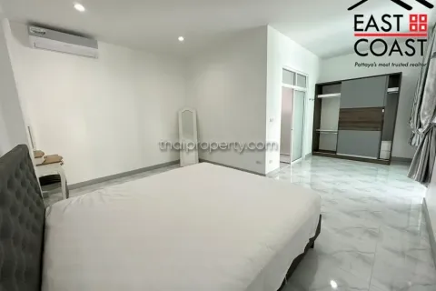 Casa de 4 dormitorios en Pattaya, Tailandia № 213723 - foto 8