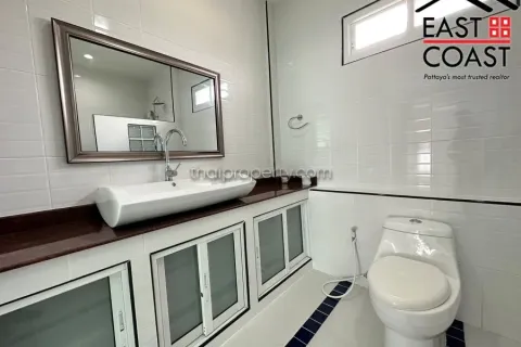 Casa de 4 dormitorios en Pattaya, Tailandia № 213723 - foto 9