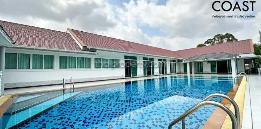 Casa de 4 dormitorios en Pattaya, Tailandia № 213723
