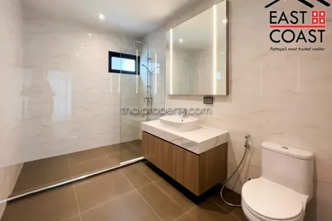 Casa de 5 dormitorios en Pattaya, Tailandia № 213720 - foto 8