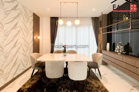 Casa de 5 dormitorios en Pattaya, Tailandia № 213720 - foto 7