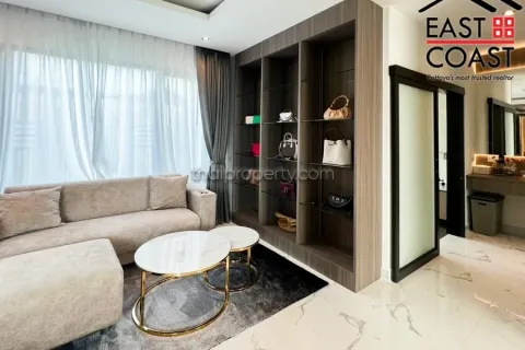 Casa de 5 dormitorios en Pattaya, Tailandia № 213720 - foto 5
