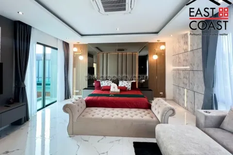 Casa de 5 dormitorios en Pattaya, Tailandia № 213720 - foto 16