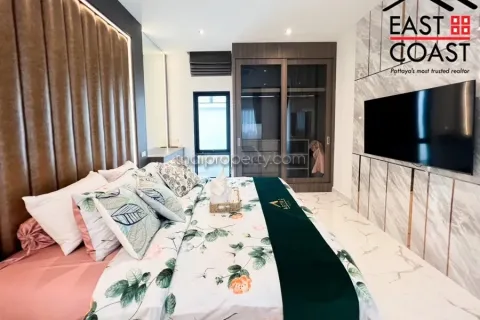 Casa de 5 dormitorios en Pattaya, Tailandia № 213720 - foto 13