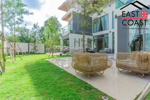 Casa de 4 dormitorios en Pattaya, Tailandia № 213721 - foto 18