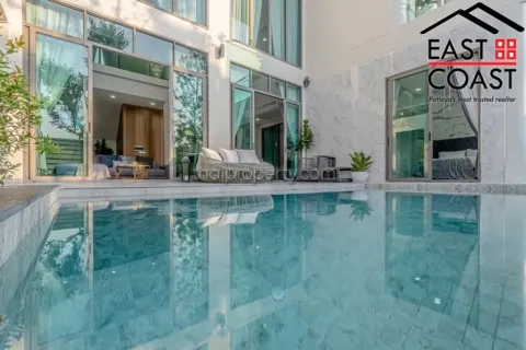 Casa de 4 dormitorios en Pattaya, Tailandia № 213721 - foto 7