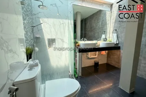 Casa de 3 dormitorios en Pattaya, Tailandia № 213724 - foto 9