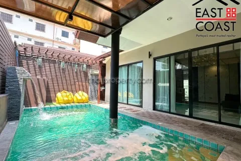 Casa de 3 dormitorios en Pattaya, Tailandia № 213724