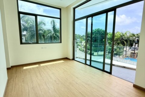 Villa in Phuket, Thailand 5 bedrooms № 136988 - photo 11