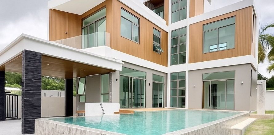 Villa in Phuket, Thailand 5 bedrooms № 136988