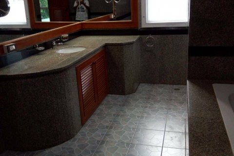 House in Phuket, Thailand 3 bedrooms № 136991 - photo 19