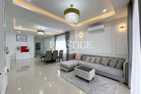 House in Pattaya, Thailand 3 bedrooms № 197883 - photo 4