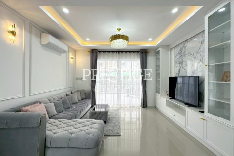 House in Pattaya, Thailand 3 bedrooms № 197883 - photo 5