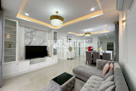 House in Pattaya, Thailand 3 bedrooms № 197883 - photo 3