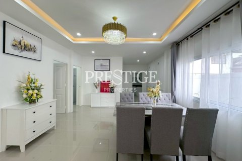 House in Pattaya, Thailand 3 bedrooms № 197883 - photo 7
