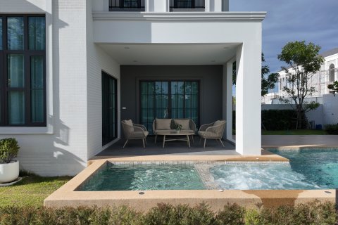 Villa in Pattaya, Thailand 4 bedrooms № 150971 - photo 4
