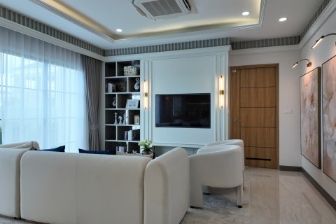 Villa in Pattaya, Thailand 4 bedrooms № 150971 - photo 8