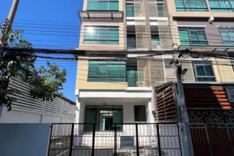 House in Bang Kho Laem, Bangkok, Thailand 3 bedrooms № 217663