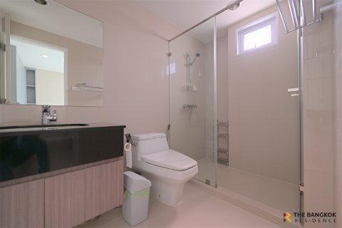 Condo in Bangkok, Thailand, 3 bedrooms  № 184807 - photo 9
