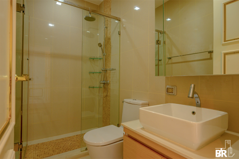 Condo in Bangkok, Thailand, 5 bedrooms № 184803 - photo 2