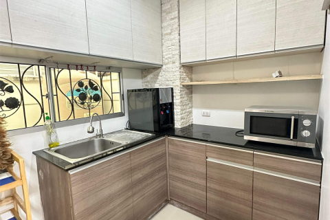 Condo in Bangkok, Thailand, 3 bedrooms  № 187995