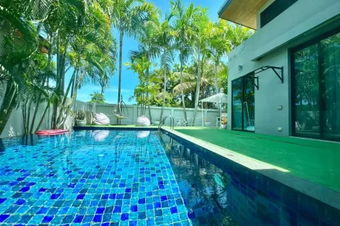 Villa in Phuket, Thailand 3 bedrooms № 164124 - photo 5
