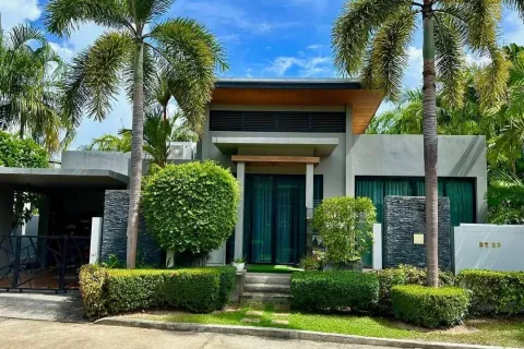 Villa in Phuket, Thailand 3 bedrooms № 164124