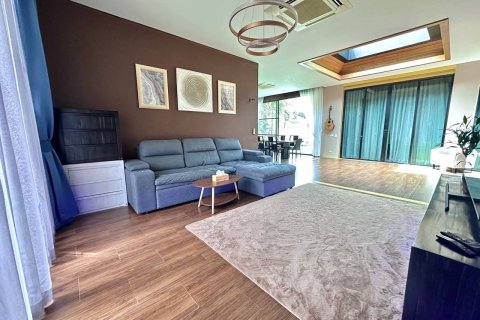 Villa in Phuket, Thailand 3 bedrooms № 164124 - photo 2