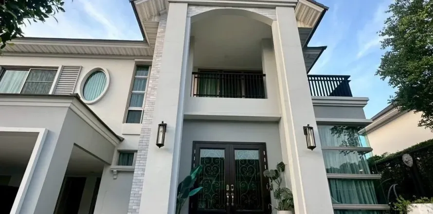 Дом в Лат Крабанге, Бангкок, Таиланд с 4 спальнями  № 158601