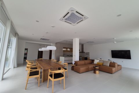 Villa in Phuket, Thailand 6 bedrooms № 137653 - photo 17