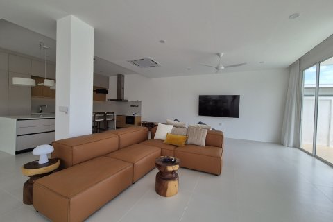Villa in Phuket, Thailand 6 bedrooms № 137653 - photo 19