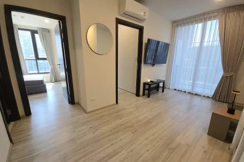 Кондоминиум с 2 спальнями в Дин Даенге, Бангкок, Таиланд № 137651 - фото 1