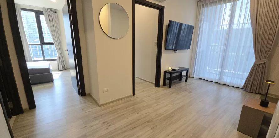 Кондоминиум с 2 спальнями в Дин Даенге, Бангкок, Таиланд № 137651