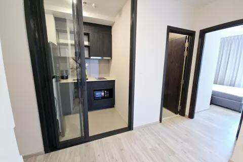 Кондоминиум с 2 спальнями в Дин Даенге, Бангкок, Таиланд № 137651 - фото 2