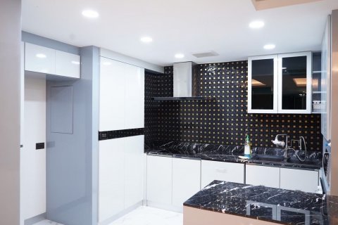 Condo in Suan Luang, Bangkok, Thailand, 2 bedrooms № 137649 - photo 3